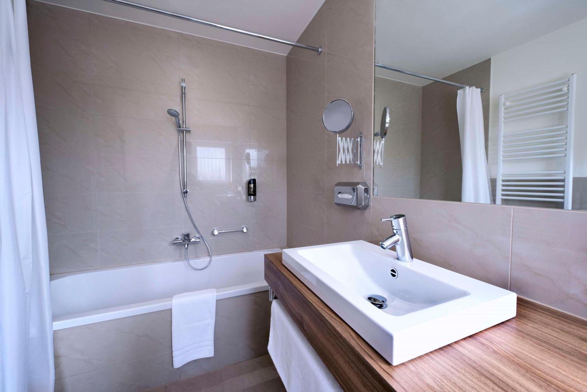 Best Western Hotel Brunnenhof فايبيرسبرون المظهر الخارجي الصورة